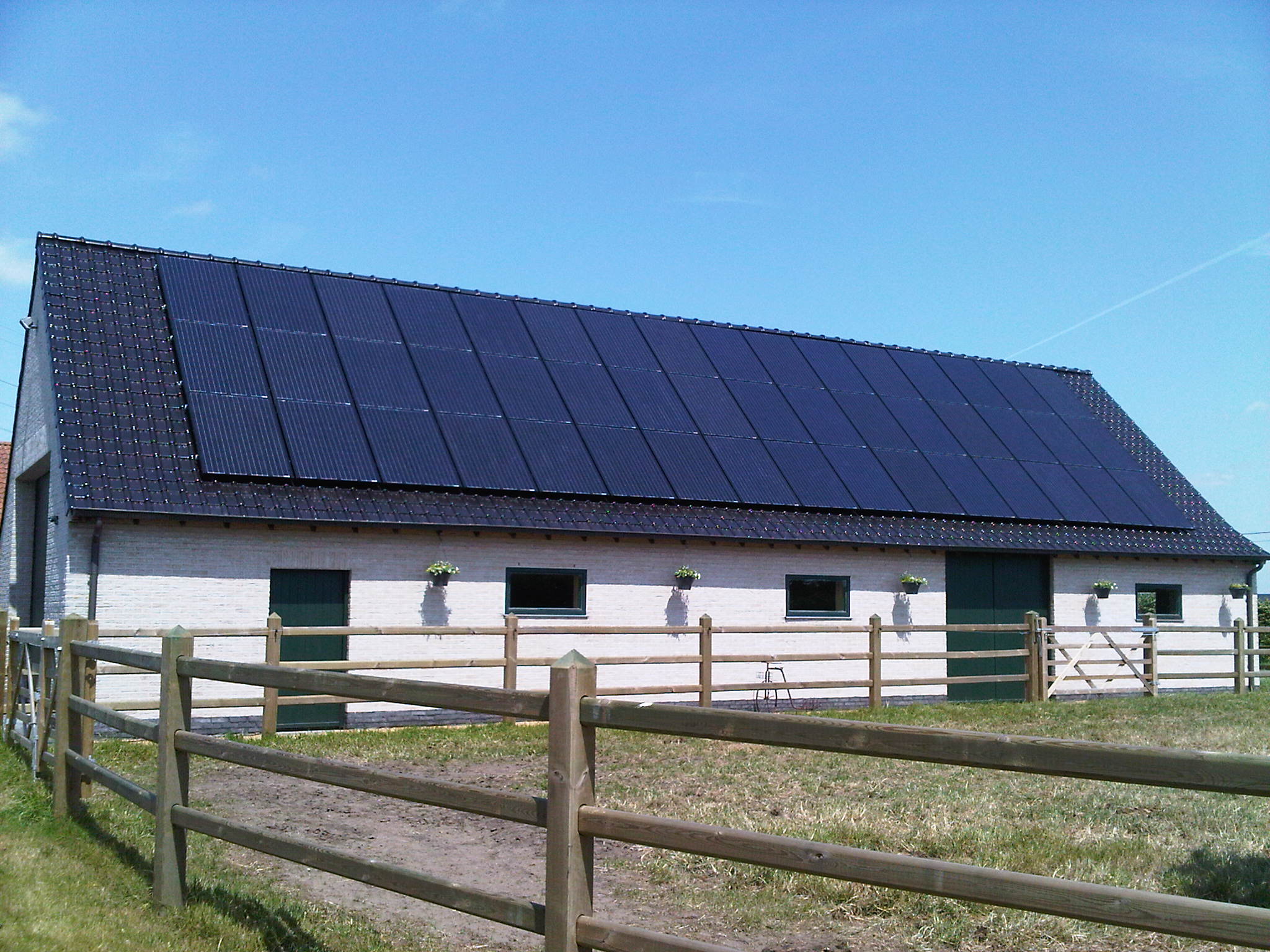 zwarte panelen schuco